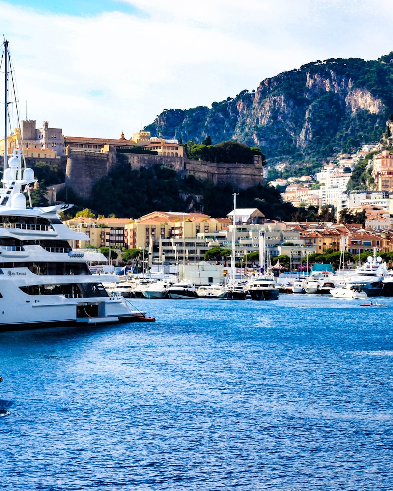 L’estate a Monaco: spiagge, fuochi d’artificio e lunghe serate — Monaco